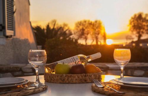 Posidonia Apartment | Family by the sea Syros