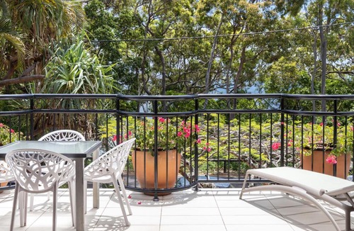Noosa Heads House | Family Charm, Just Steps to the Beach