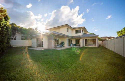 Upper Coomera House | Family Friendly Funhouse close to All Theme Parks
