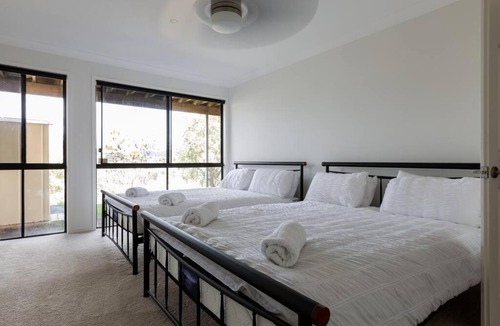 Pacific Pines Apartment | Family Fun Oasis Pool Retreat Near Theme Parks