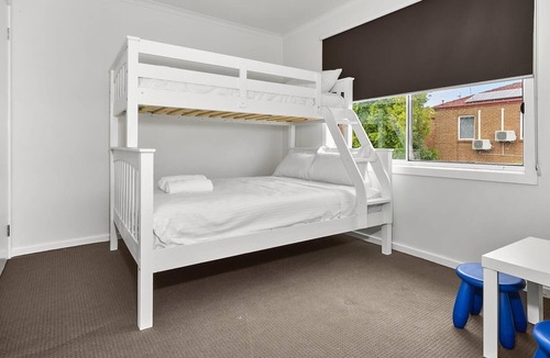Maribyrnong House | Family Haven: Your Home Away from Home!