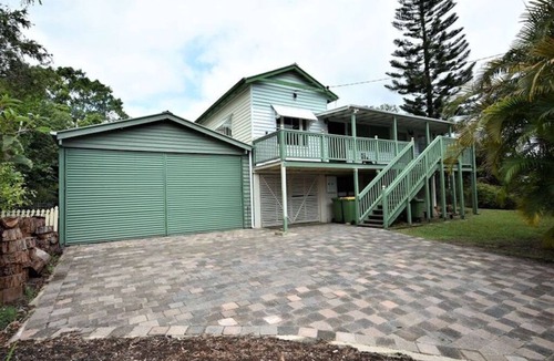 Mooloolah Valley House | Family Home - Pets welcome . 15km to Australia Zoo, 20km to amazing beaches.