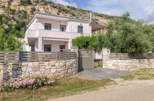 Zakharo Apartment | Family house close to Ancient Olympia