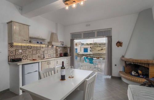 Apollonia House | FANI DREAM SUITE 2&3 By Vilos Suites