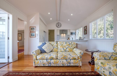 Toowong House | Fantastic base for business meetings, dinner parties or family get together!