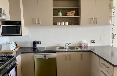 South Perth Apartment | Fantastic views of the river and the city