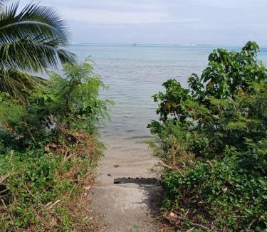 Ha'apiti House | Fare Ohiti, face au spot de surf de Haapiti