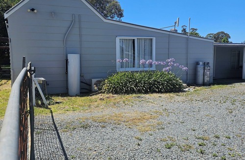 Newmerella Cottage | Farm cottage in 2.3 acres. Fully renovated for your comfort.