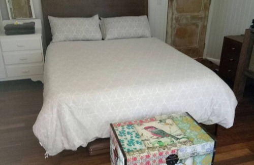 Mullumbimby Cabin | Farm Stay - Poolside Cabin w/2 Person Bath