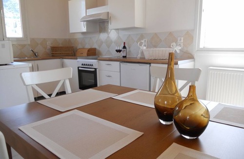 Petaleia Villa | Fedrita: mountain-sea views/private pool/wi-fi/ac/bbq/2 km to the beach.