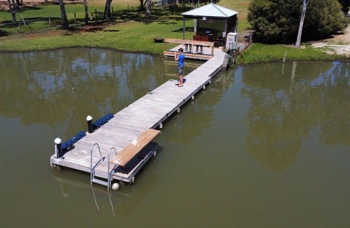 Wellington House | Ferryman’s Cottage - family river house