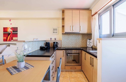 Filiatra Apartment | Filiatra Cozy Cental Retreats with Balconies