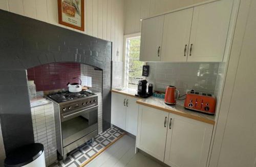 Stanthorpe House | Finney Cottage