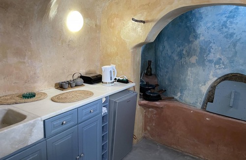 Fira Villa | Fira 2-Bed Villa, Sleeps 5 with Outdoor Hot Tub
