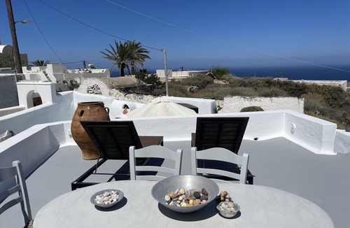 Fira Villa | Fira 2-Bed Villa, Sleeps 5 with Outdoor Hot Tub
