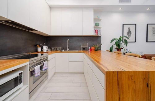 Fitzroy House | Fitzroy's 3BR Luxury Retreat