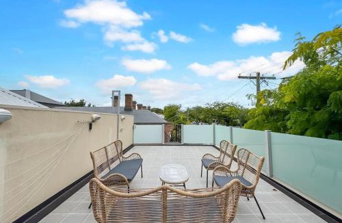 Flemington House | Flemington Escape with private rooftop area