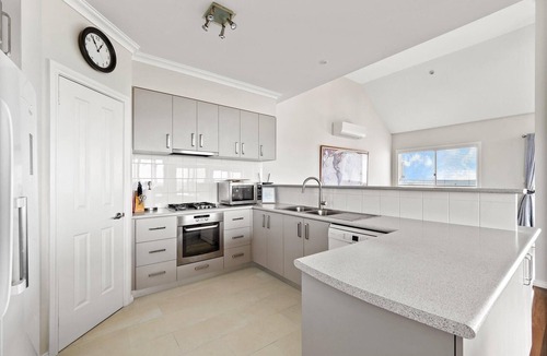 Augusta House | Flinders View Beach House (4Bed 2Bath) - Flinders View Beach House - Executive Holiday Home