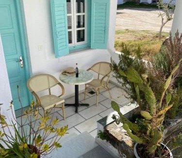 Agia Anna Apartment | Flora Apartments & Studios