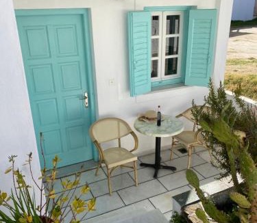 Agia Anna Apartment | Flora Apartments & Studios