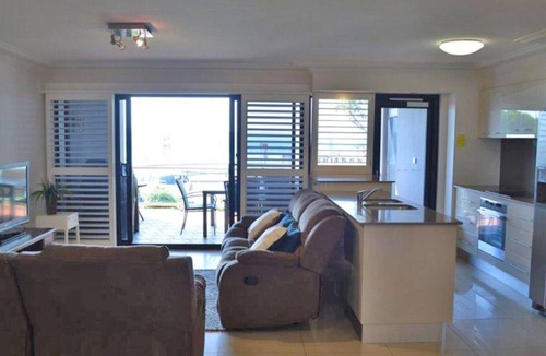 Nelson Bay Apartment | Florentine, 4/11 Columbia Close - spectacular views and air conditioning