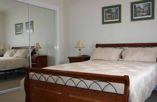 Delahey Villa | Florentine Villas - Your Home away from Home - near Watergardens Town Centre