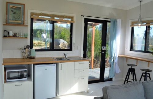 Dunalley Cottage | Flotsam Studio Accommodation