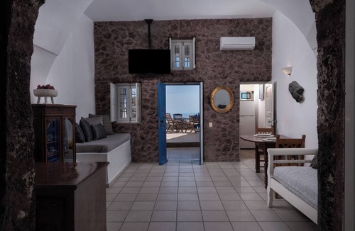Imerovigli House | Folia Bianca-Adam & Eve