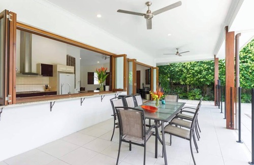 Port Douglas House | Footsteps to Four Mile - Port Douglas