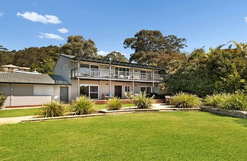 Pretty Beach Central Coast House | Footsteps to the Bay by HolidayCo.