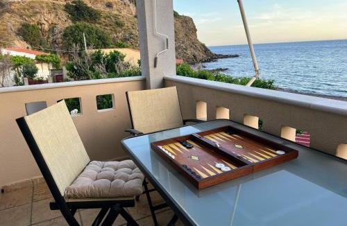 Limnos Apartment | Fos Beachfront Loft-Limnos, Volissos-Chios