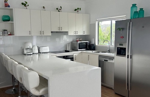 Lake Conjola House | Four Pillars Lake Conjola - a beautiful cozy retreat for your next getaway