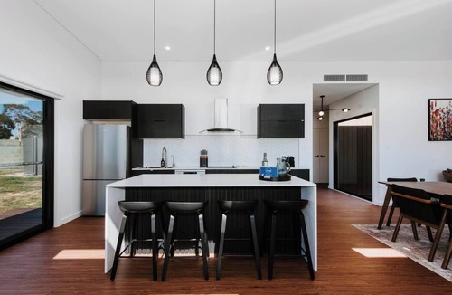 Erudgere Cottage | Frantoio Cottage Serene Horizons Stylish Comforts