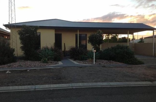 Moonta Bay House | Free WIFI *200m to beach* R/C Air in all rooms