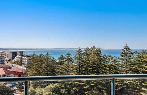 Cronulla Apartment | Fully Furnished apartment that is sure to keep you entertained from start to fin