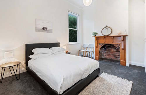 Williamstown House | Fully Equipped Getaway in Modern Coastal Cottage