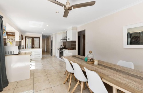 Mudjimba House | Fully Equipped Luxe Retreat, Pool, Pet Friendly, AirCon