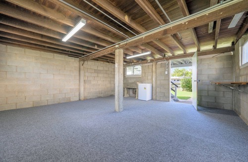West Gladstone House | Fully renovated home, close to parks, river & beach