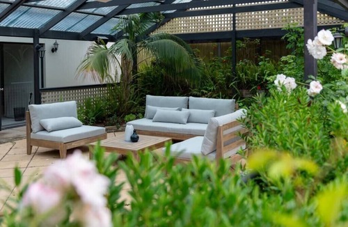 Stone Well House | Furche Barossa 5 bed Stay: Vineyards and Fireplace