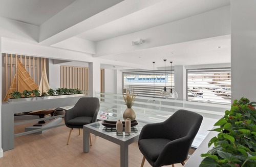 Piraeus Hotel | Gallery Central Piraeus Port
