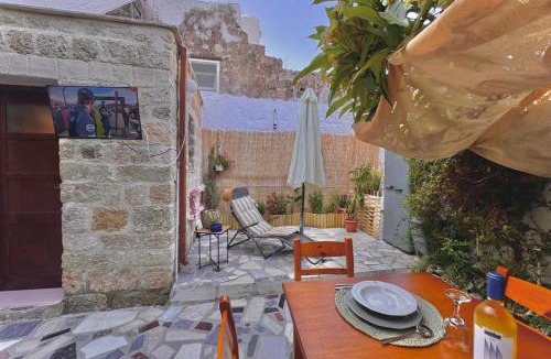 Rhodes Old Town Apartment | George&Michael Traditional House