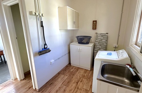 Exmouth House | Getaway Villas Unit 3 -This Villa is Perfect for groups and families alike