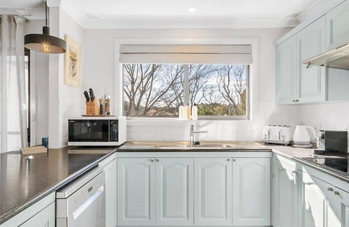 Robertson House | Getawayz NSW - The Robbo House. Classic Southern Highlands Charm in the Heart of Robertson