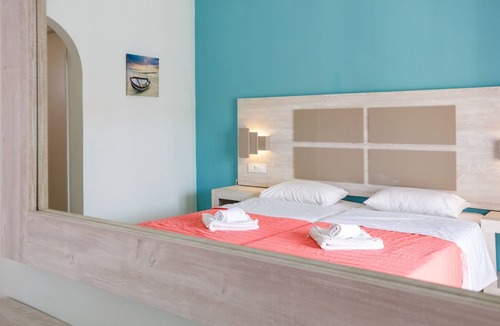 Katastari Apartment | Giannis Pool Studios 8, Alykes, Zakynthos, Greece