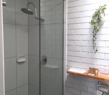 Gin Gin Hotel | Gin Gin Village Motor Inn Motel QLD