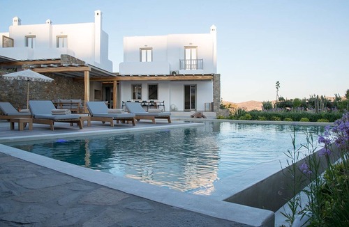 Tourlos Villa | Glorious Mykonos Villa | Villa Demelza | 5 Bedrooms | Spacious Furnished