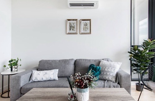 Doncaster Apartment | Go Shopping Across the Street from a North Facing & Spacious Apt
