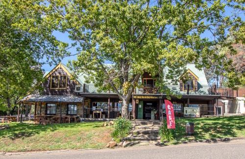 Nundle House | Gold Mine Guest House and Cafe