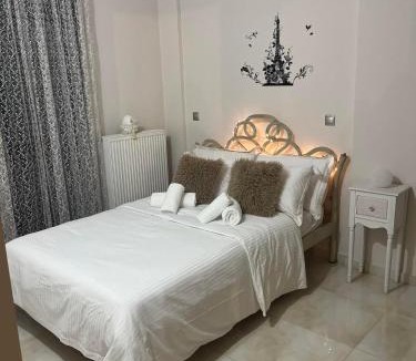 Trikala House | Golden Eagle House