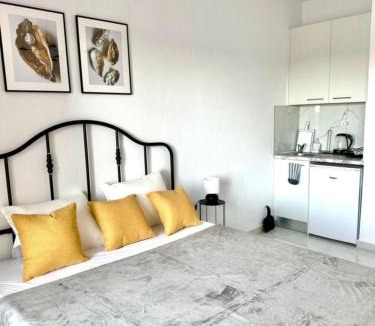 Kallikratia Apartment | Golden Shell Studio